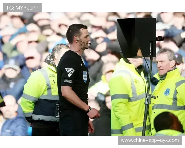 曼联点球判罚冷静，逆转历史再次上演